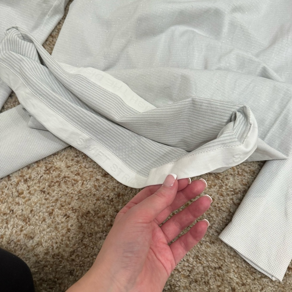 Lululemon Swiftly Tee White Sparkly Size 8 - image 8